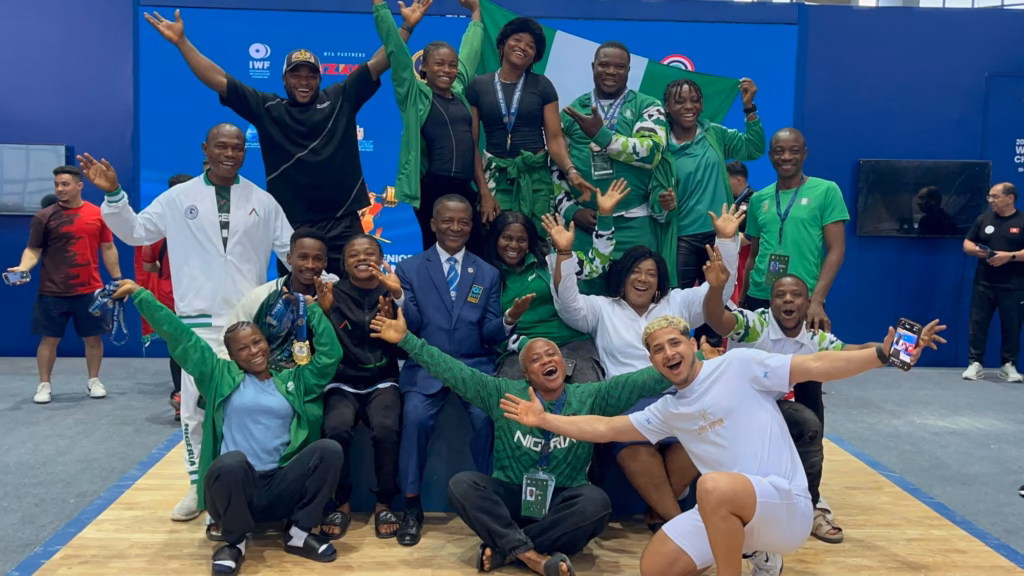nigeria’s weightlifting contingent292172506253423002.